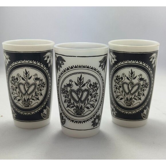 RARE Vtg Hazel Atlas Milk Glass Tumblers Love Birds Embossed Dutch Folk Art Set* - Picture 8 of 9